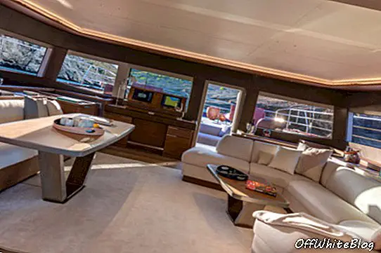 Яхтата разполага с интериор на италианския Nauta Design