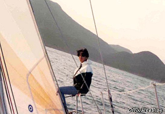 Ho heeft altijd van zeilen gehouden en is al lang lid van de Royal Hong Kong Yacht Club