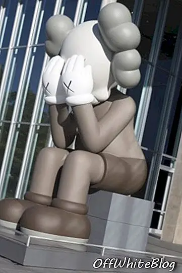 KAWS dikenal karena karakter figuratifnya dan interpretasi ulang ikon populer terutama Mickey Mouse