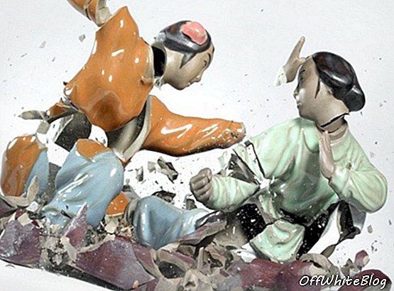 Serie fotografiche di figurine di porcellana da combattimento 9