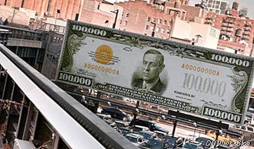 100.000 ameriških dolarjev na ulici NYC