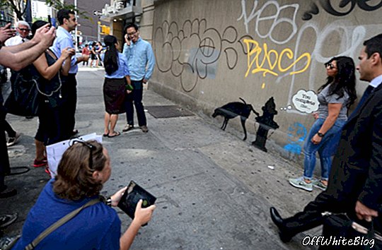 Banksy mungkin pentolan Serangan Masif