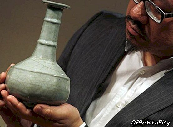 古代中国の花瓶が香港で770万ドルを取得するように設定