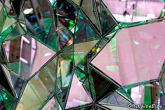 Kaleidoskopiskās stikla instalācijas, kuras izveidojis Olafurs Eliassons 5