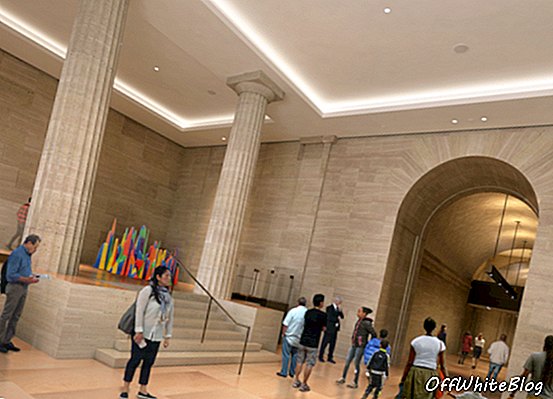 השדולה הדרומית של המוזיאון תיארה לעצמה לאחר התחדשות מאת פרנק גרי כנקודה לבחירה להתקנות. עיבוד אדריכלי על ידי Gehry Partners, LLP ו- KX-L