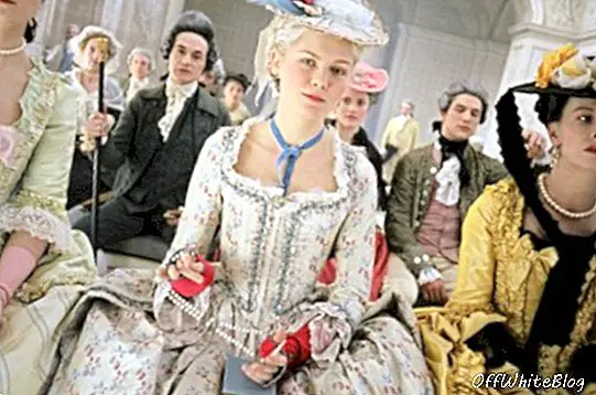 „Marie-Antoinette“ batus parduoda už 55 000 USD
