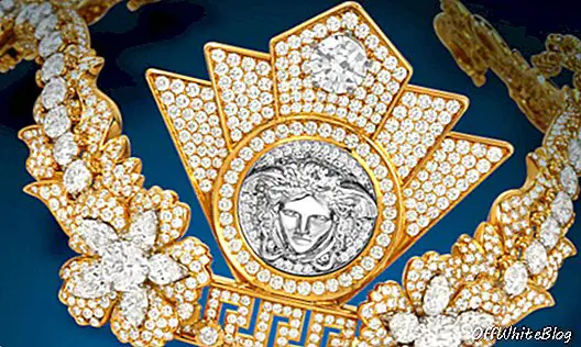 Gianni Versace projetou tiara vai a leilão