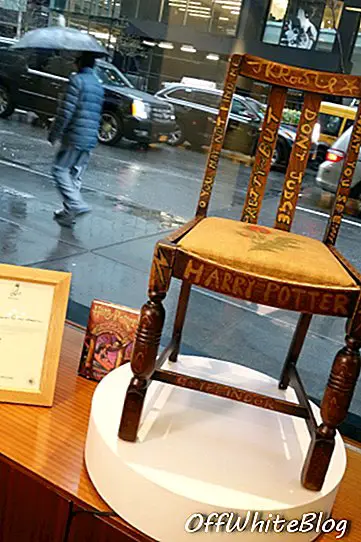 J.K. Rowling židle prodává za téměř 400 000 dolarů
