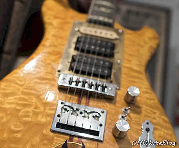 בית המכירות הפומבי בגרנזי מוכר את הגיטרה של המוזיקאי ג'רי גרסיה לצדקה
