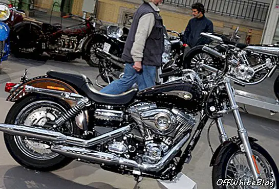 Papežův Harley prodává za 284 000 $