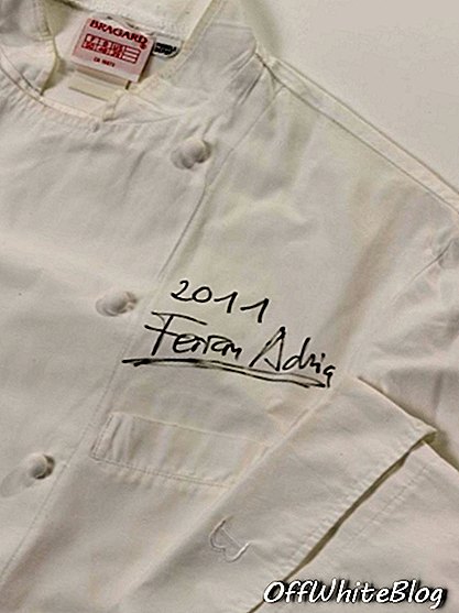 Jaket koki yang ditandatangani oleh Ferran Adria