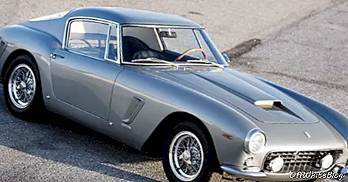 „Bonhams“ aukcione parodys 10 neeilinių „Ferraris“