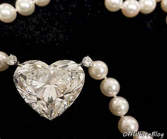 Κοσμήματα δημοπρασίες στη Γενεύη: Η Christie's πωλεί το διαμάντι σε σχήμα καρδιάς 15 εκατομμύρια δολάρια