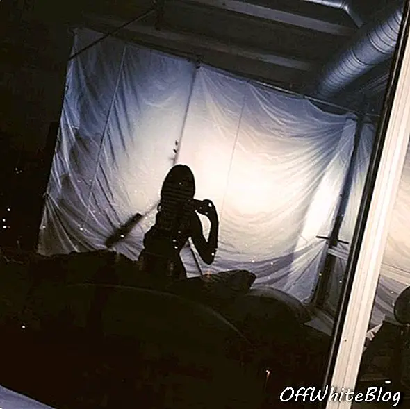 Kendall Jenner šilko ekranas