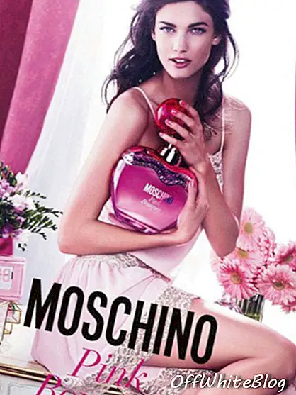פרסומת ניחוח זר ורוד של Moschino