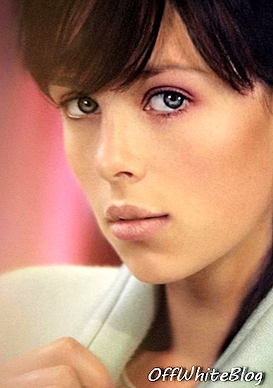 Edie Campbell Burberry-make-up