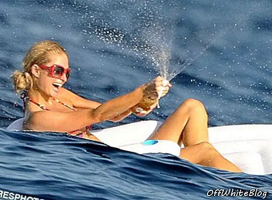 Paris Hilton Champagner