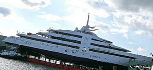 Un yacht de 100 millions de dollars pour un milliardaire allemand qui a réduit les salaires des employés