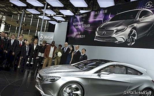 „Mercedes-Benz“ pristato „A-Class“
