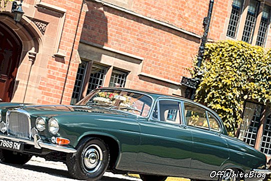 Jaguar почита наследството чрез възстановяване на класически автомобили