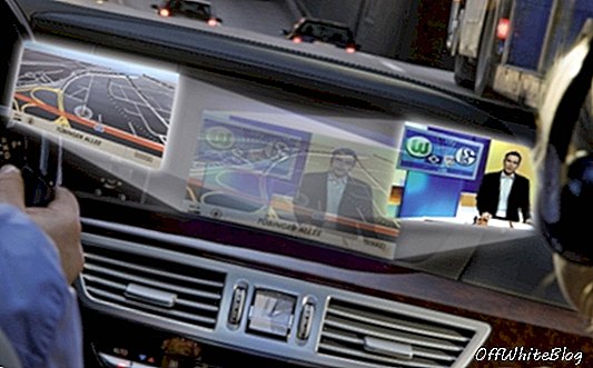 „Mercedes“ demonstruoja „Splitview“ ekraną