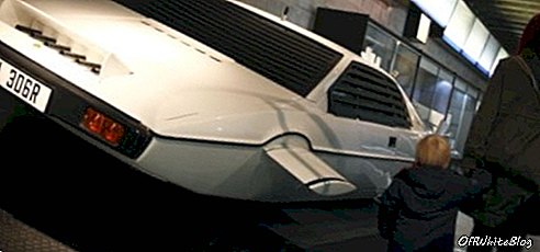 Submarino Lotus Esprit, de James Bond, leiloado