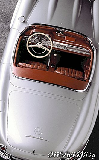 Mercedes-Benz 300 SL Roadster (série W 198 II) construída de 1957 a 1963. Imagem cortesia de Daimler AG