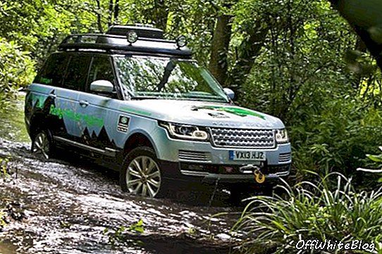 „Land Rover“ pristatys savo pirmąjį hibridinį visureigį