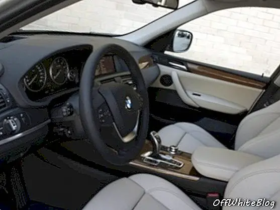 BMW X3 xDrive35i salongi foto
