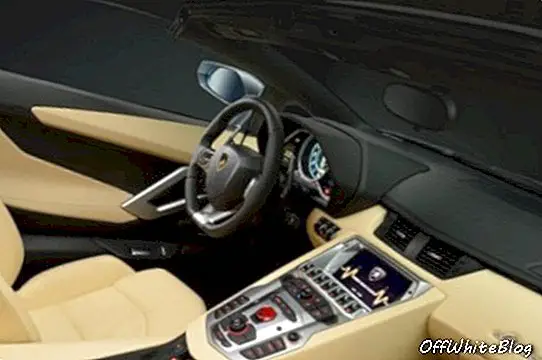 Lamborghini Aventador roadster iç