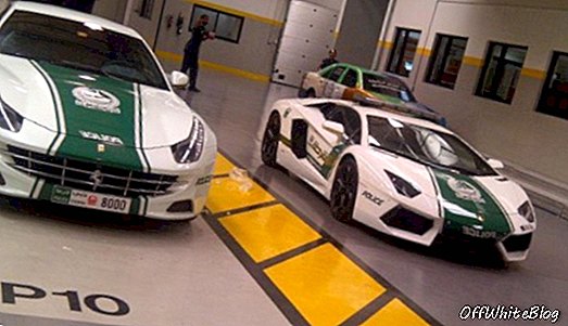 Ferrari FF se připojil k Lamborghini na dubajské policii
