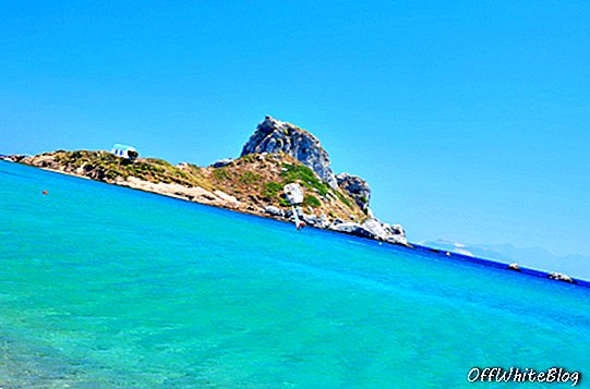 Celebridades haciendo cola para tomar islas griegas