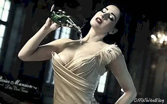 Dita Von Teese w seksownej reklamie Perrier