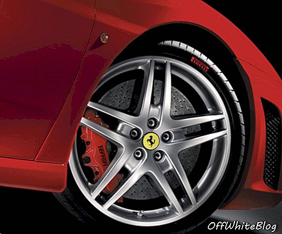 Аукционы автомобилей повышенной комфортности: принадлежащий Трампу Ferrari F430 F1 Coupe продан за рекордную сумму в 270 тысяч долларов США