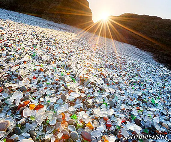 Mutter Natur verwandelt die verschmutzte Ussuri-Bucht in einen wunderschönen Glasstrand