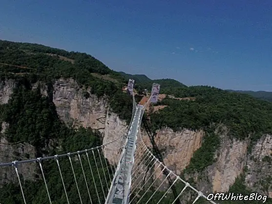el puente de fondo de cristal más largo más alto de China