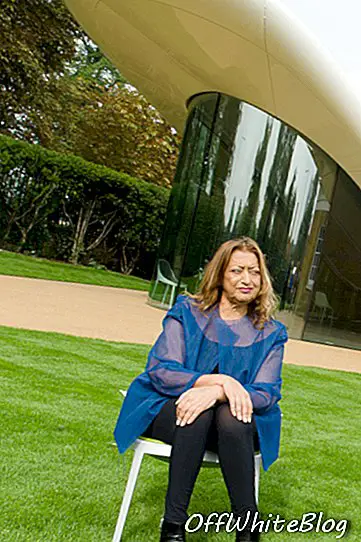 Architekt Zaha Hadid prochází v 65