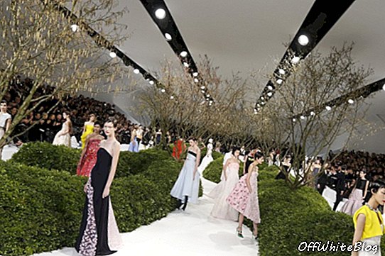 A Dior Sanghajban találkozik a haute couture show-val