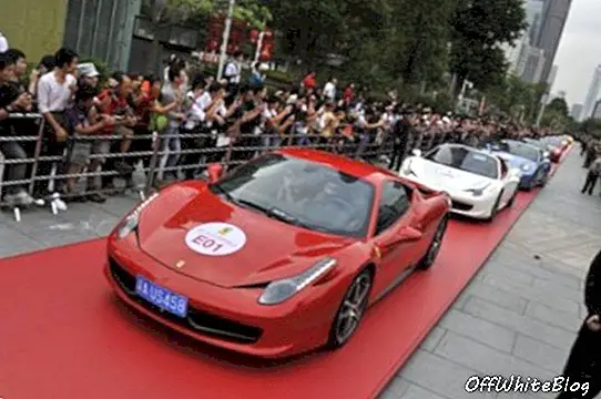 sfilata Ferraris Cina