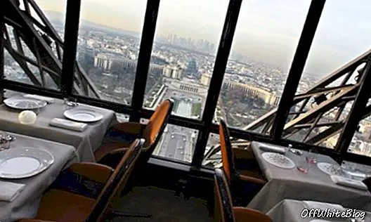 Eifelio bokšto restoranas švenčia 30-metį