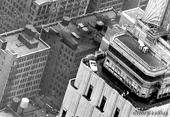 „Ford“ pastatys „Mustang“ aukščiau esančiame „Empire State Building“