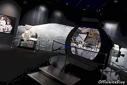 Avaruusaluksen Lunar-moduulisovittimen pääsoluukku (L) ja Apollo Lunar -moduulin miehistön hytti (R)