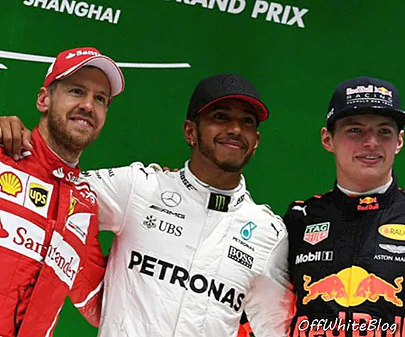 Sebastian Vettel de Ferrari, AMG F1 Lewis Hamilton de Mercedes et Max Verstappen de Red Bull Racing sur le podium du Grand Prix de Shanghai 2017. © Sutton Motorsport Images