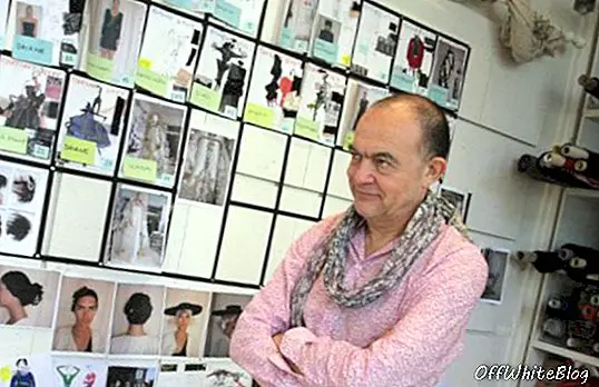 Christian Lacroix Pentru proiectarea liniei Couture Schiaparelli