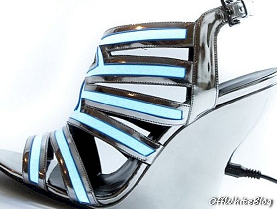 «Tron» εμπνευσμένα παπούτσια φωτισμού από τον Edmundo Castillo