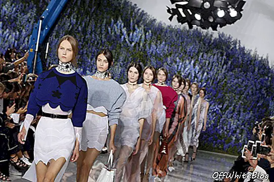 Paris Fashion Week Runway viser at se