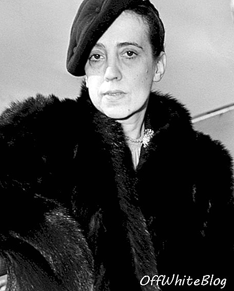 Pariisin muotisuunnittelija Elsa Schiaparelli (1890-1973) vuonna 1937