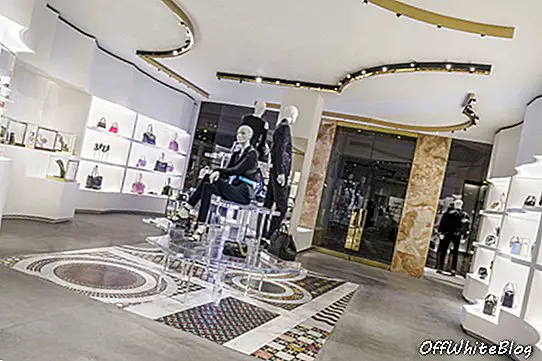 Versace ra mắt Cửa hàng Boston, Bộ sưu tập Capsule