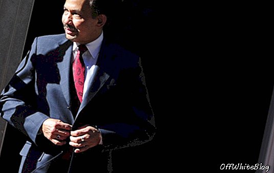 Sultan van Brunei geeft 24.000 dollar uit aan knipbeurten