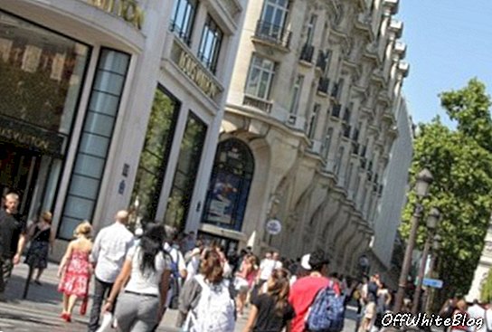 Kinesiske turister spruter av fransk skattefri luksus